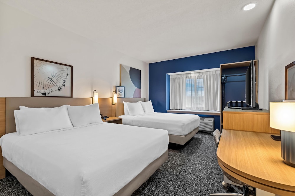 Room, 2 Queen Beds photo 1
