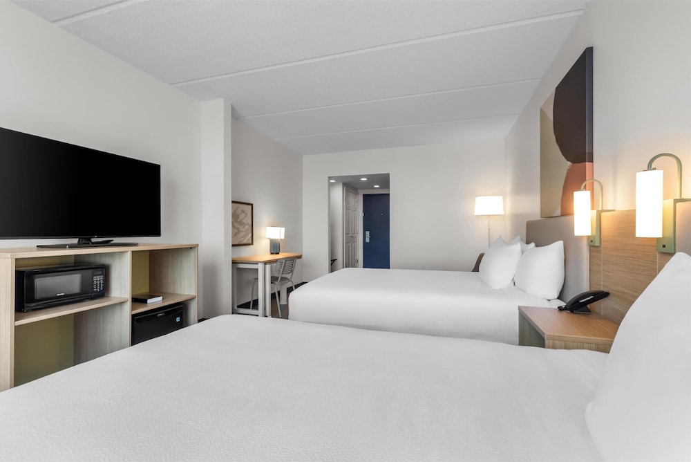 Room, 2 Queen Beds - Photo 2