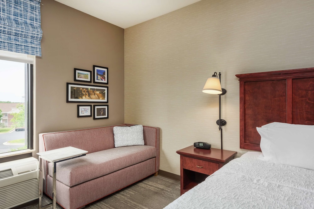Room, 1 King Bed, Accessible - Photo 4