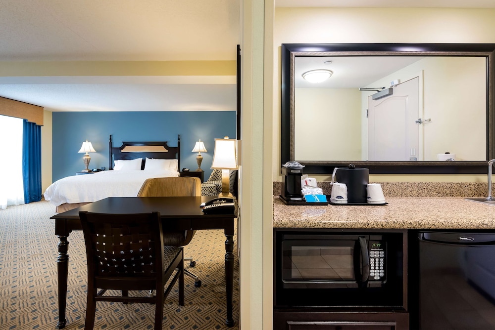 Studio Suite, 1 King Bed, Non Smoking - Photo 2