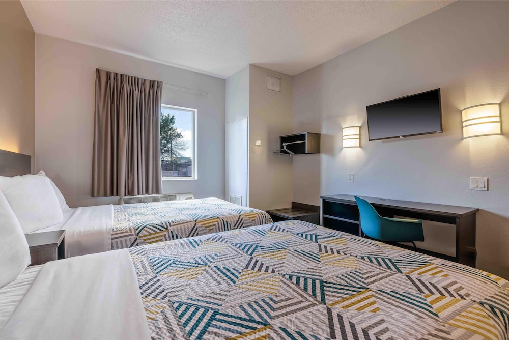 Deluxe Room, 2 Double Beds, Non Smoking, Refrigerator photo 3