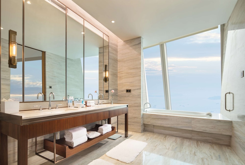 King Executive Deluxe-Lounge Access