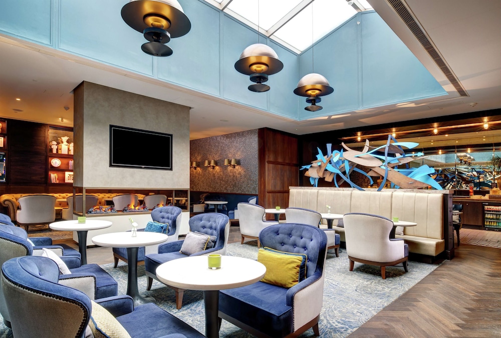 Executive Suite, 1 Bedroom - Lounge Access thumbnail 6
