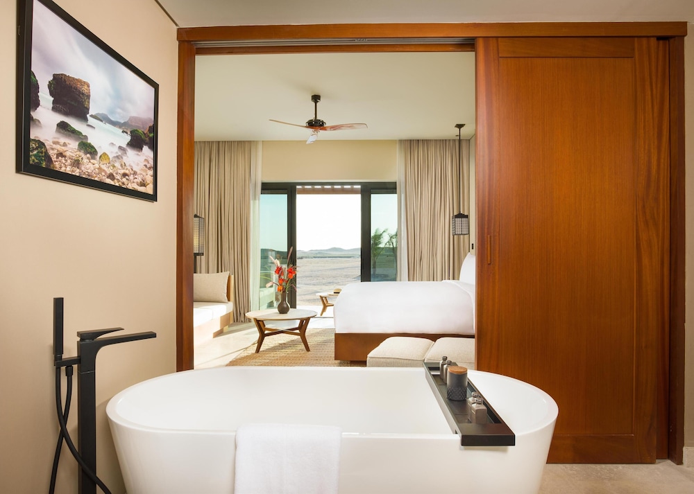 Room, 1 King Bed, Terrace, Sea View - Photo 1