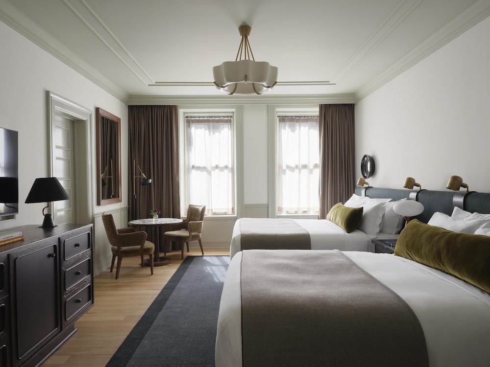 Deluxe Room, 2 Queen Beds - Photo 1