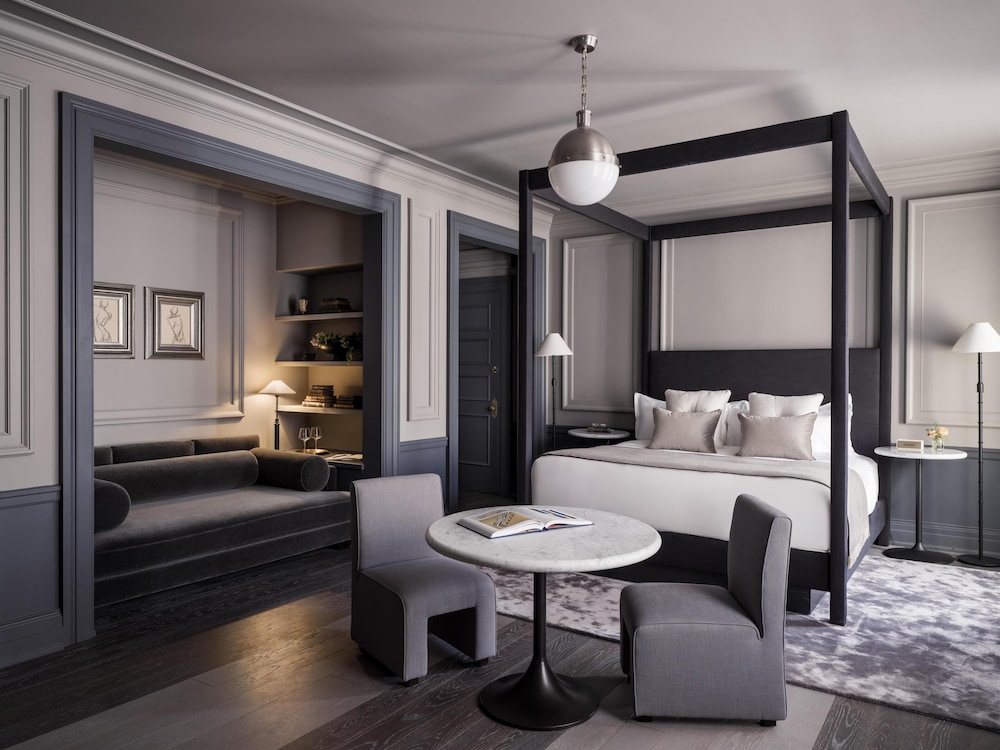 Junior Suite, 1 King Bed - Photo 3