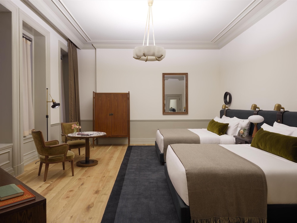Deluxe Room, 2 Queen Beds - Photo 3