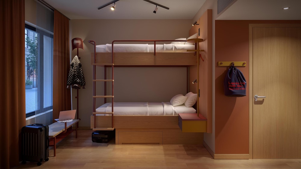 Room (Queen) photo 1