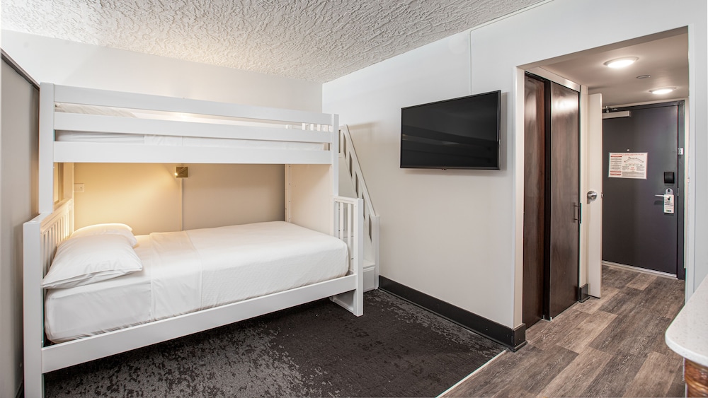 Standard Room, Multiple Beds, Oceanfront - Photo 3