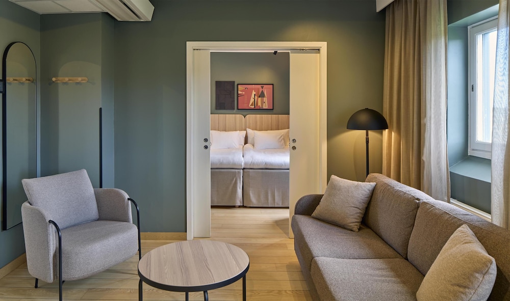 Suite (Master) - Photo 3