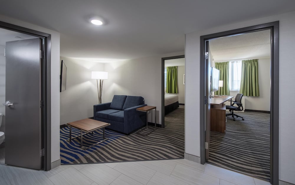 Suite, Multiple Beds, Non Smoking (Living Room;Walk-in Shower) photo 3
