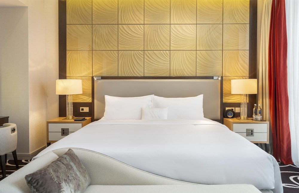 Suite, 2 Bedrooms, Corner