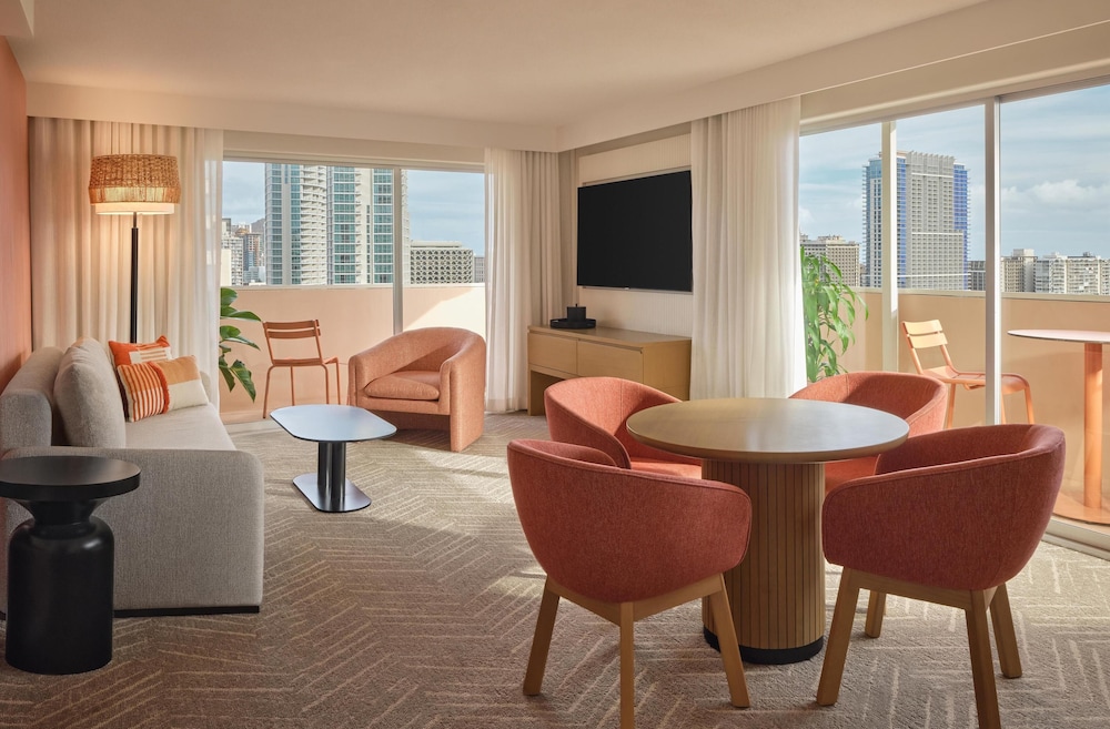 Suite, 1 Bedroom - Photo 1