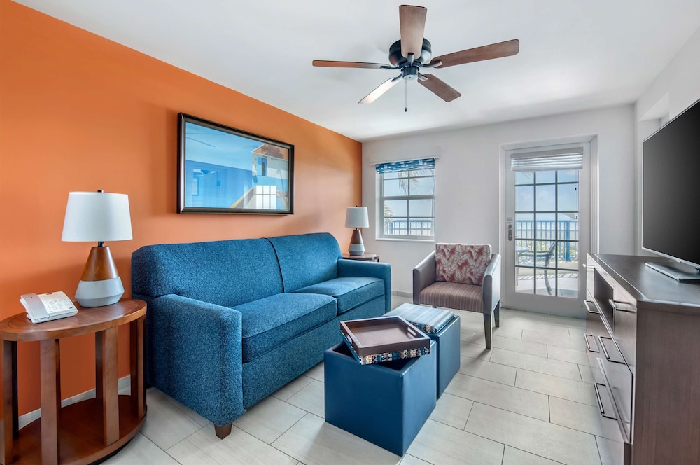 1 Bedroom Ocean Front King Suite