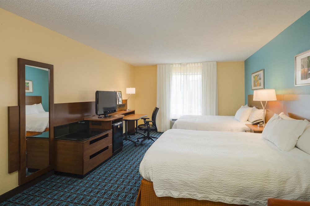 Suite, 2 Queen Beds, Non Smoking (with Sofabed) - Photo 1