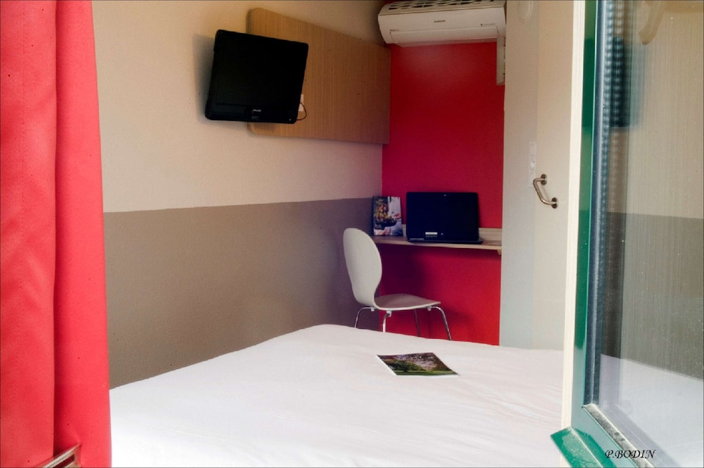 Standard Room, 3 Twin Beds - Photo 3