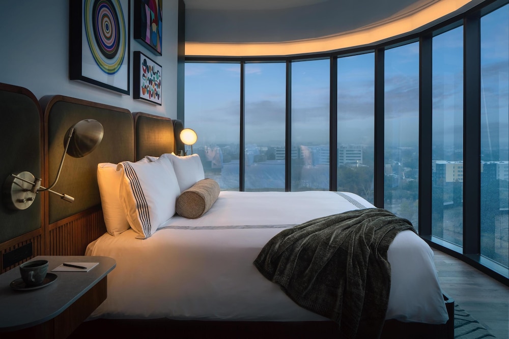 Room (Panoramic)