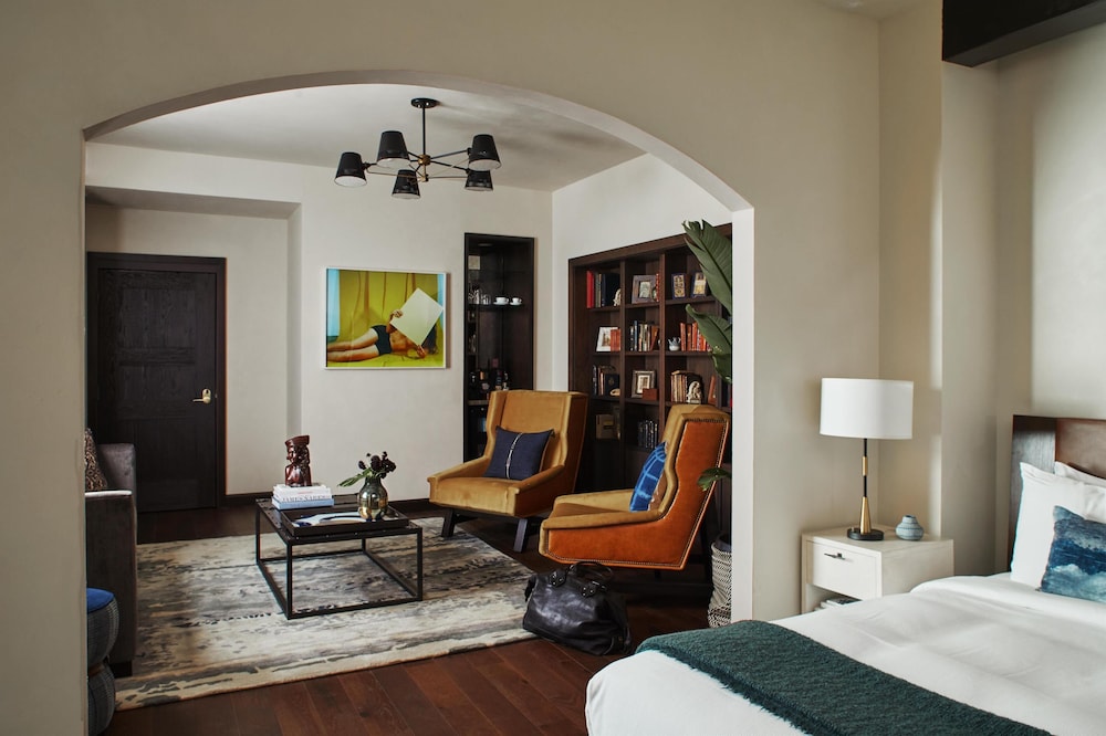 Suite (Casablanca)