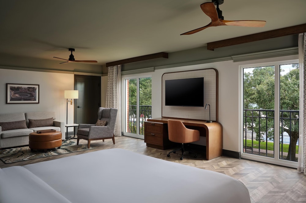 Studio Suite, 1 King Bed (Water View)