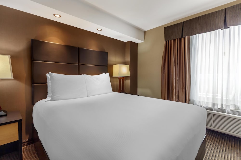 Standard Room, 1 Queen Bed, Non Smoking, Kitchenette (with Sofabed)