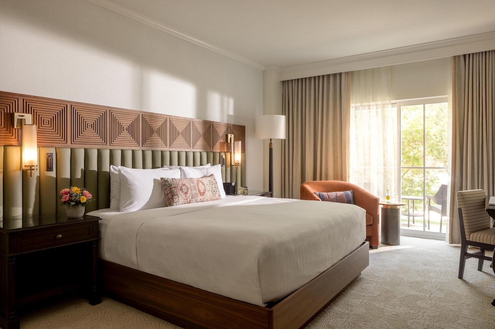 Deluxe Room, 1 King Bed