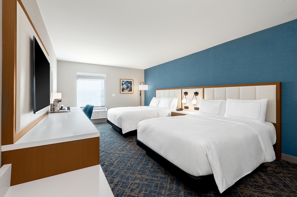Room, 2 Queen Beds, Accessible Bathtub (Mobility & Hearing) - Photo 3