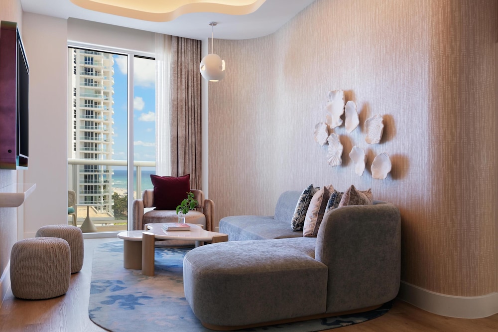 Suite, 1 Bedroom (1 King Bed) - Photo 4