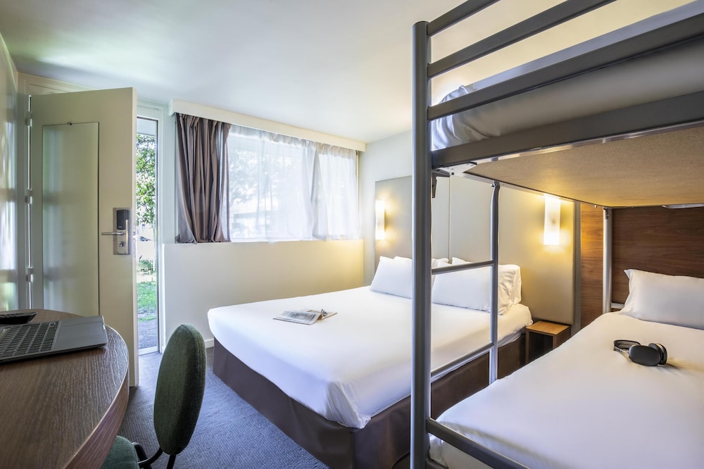 Standard Room, Multiple Beds - Photo 2