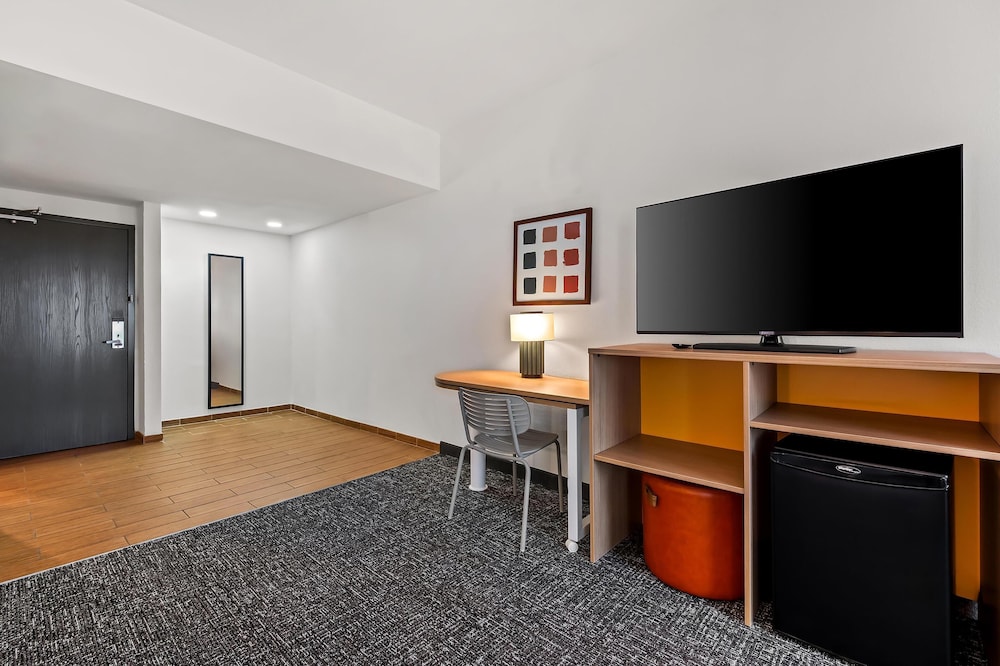 Room, Multiple Beds, Accessible (Hearing) - Photo 1