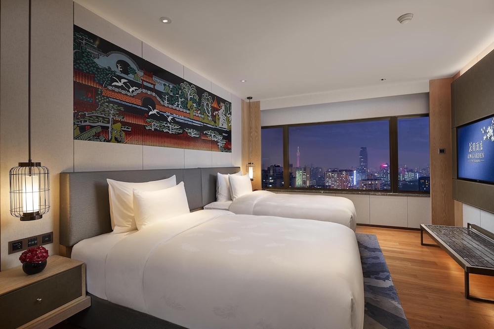 Garden 66 Twin Bed Suite - Photo 4