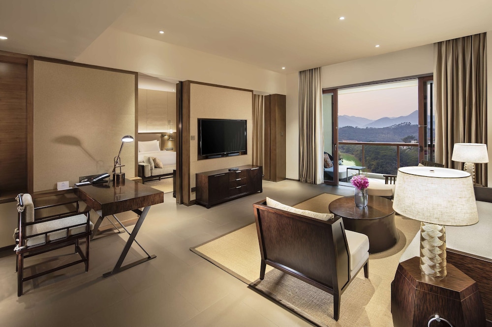 Deluxe Suite, 1 King Bed