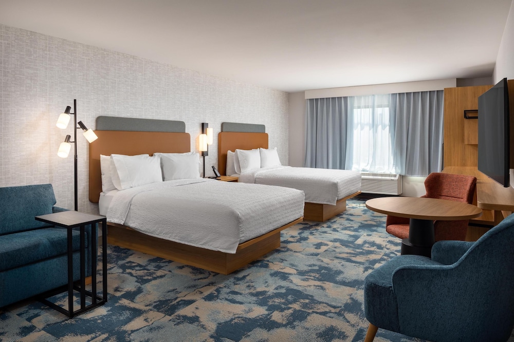 Studio Suite, 2 Queen Beds, Accessible, Bathtub (Mobility & Hearing)