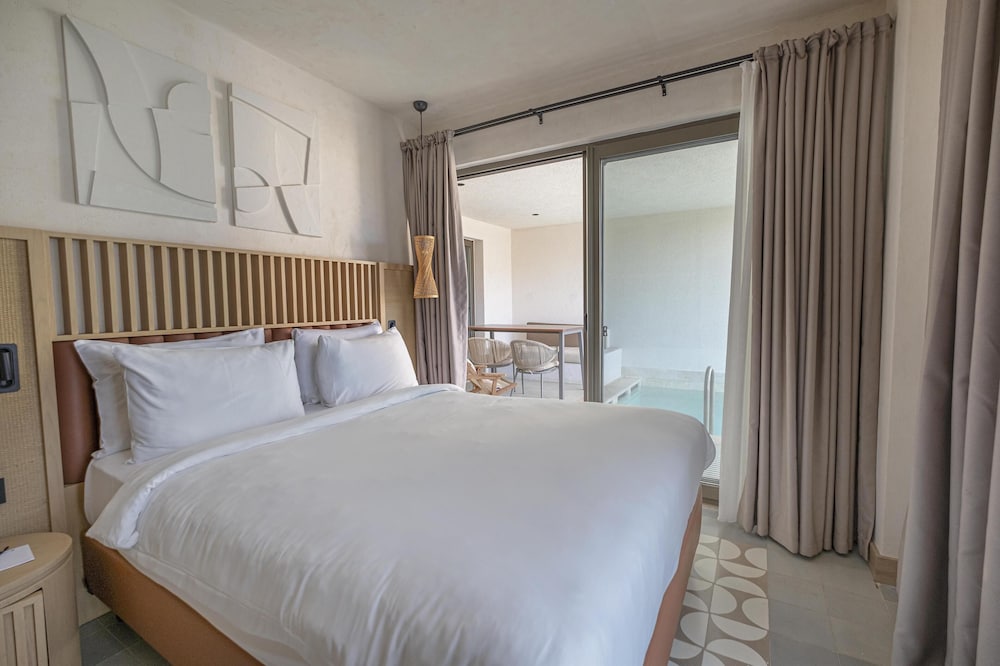 Suite, 2 Bedrooms, Private Pool - Photo 1