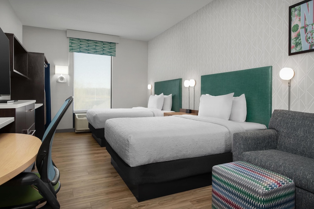 Suite, 1 King Bed, Accessible (Mobility, Roll-In Shower)