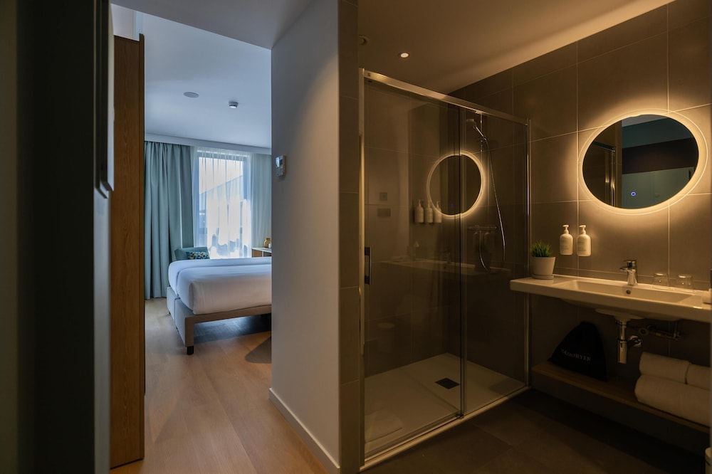Twin Room, 2 Twin Beds thumbnail 5