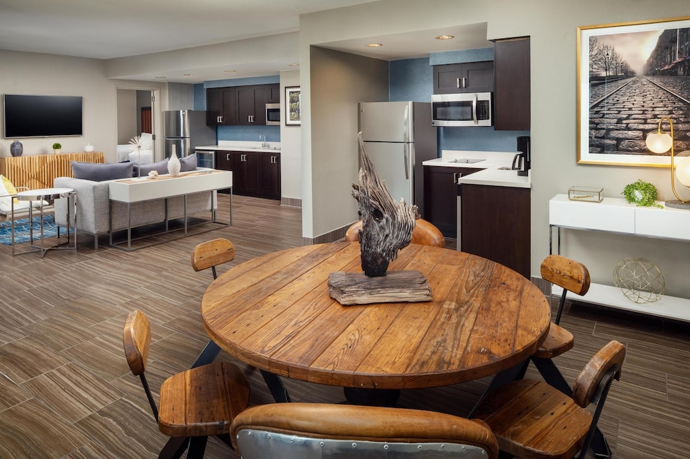 Suite, Multiple Beds, Balcony, River View (2 Rooms/2 Bathrooms)