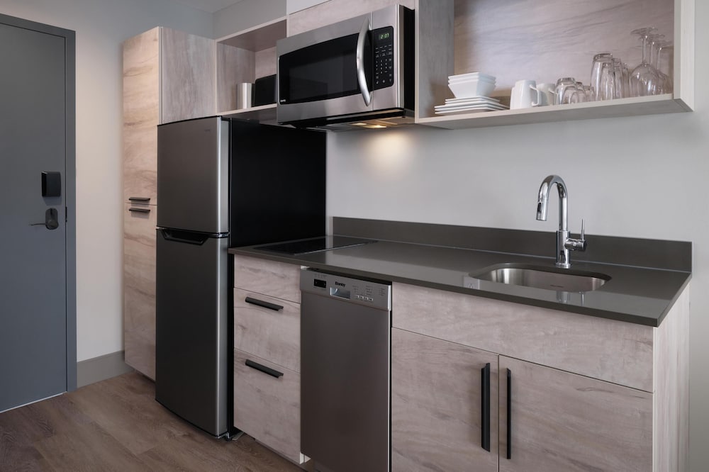 Standard Room, 2 Queen Beds, Accessible, Kitchenette