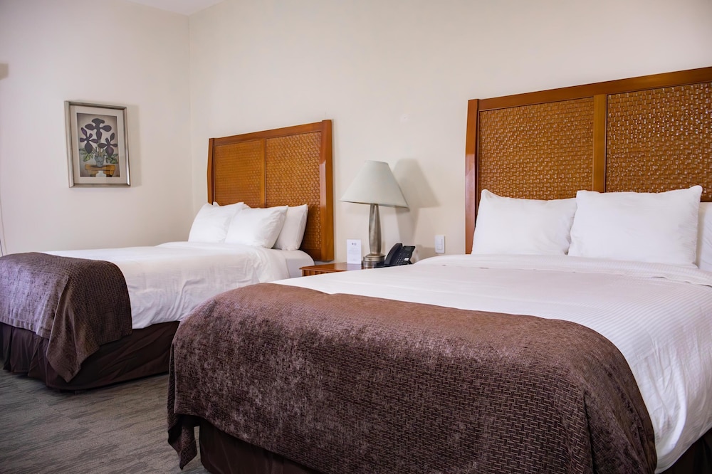 Standard Room, 2 Queen Beds, Non Smoking - Photo 1