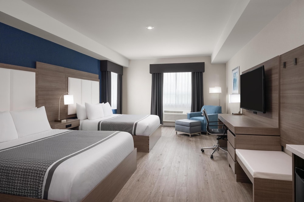 Standard Room, 2 Queen Beds, Non Smoking, Refrigerator & Microwave (Pet Friendly;with Sofabed) - Photo 3