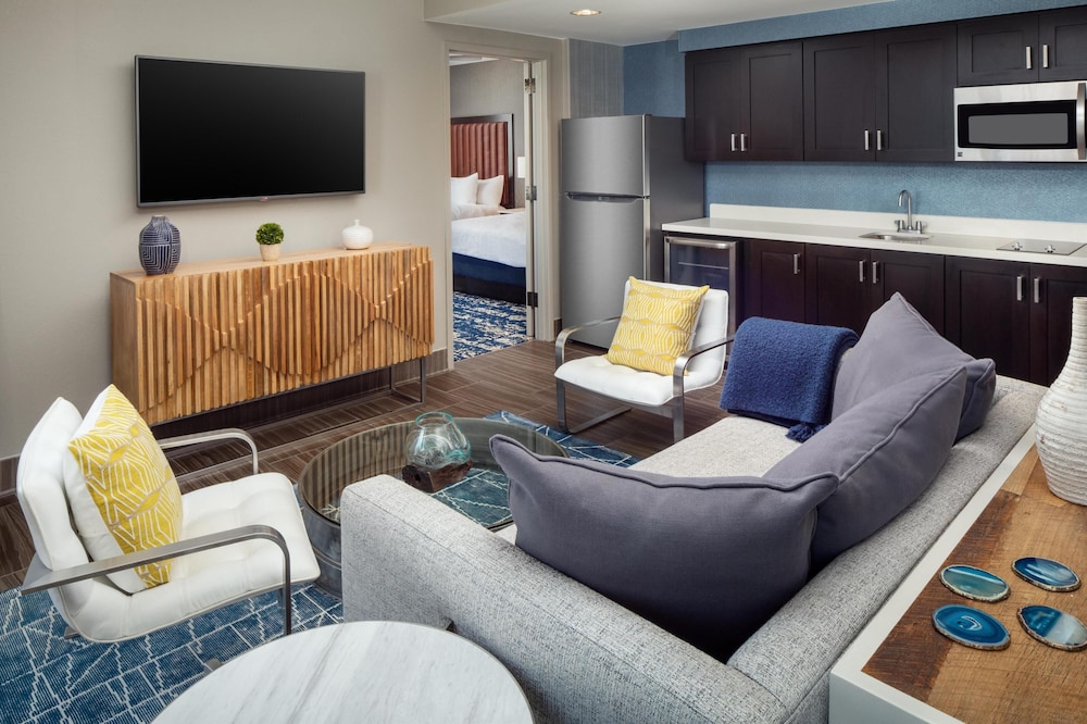 Suite, Multiple Beds, Balcony, River View (2 Rooms/2 Bathrooms)