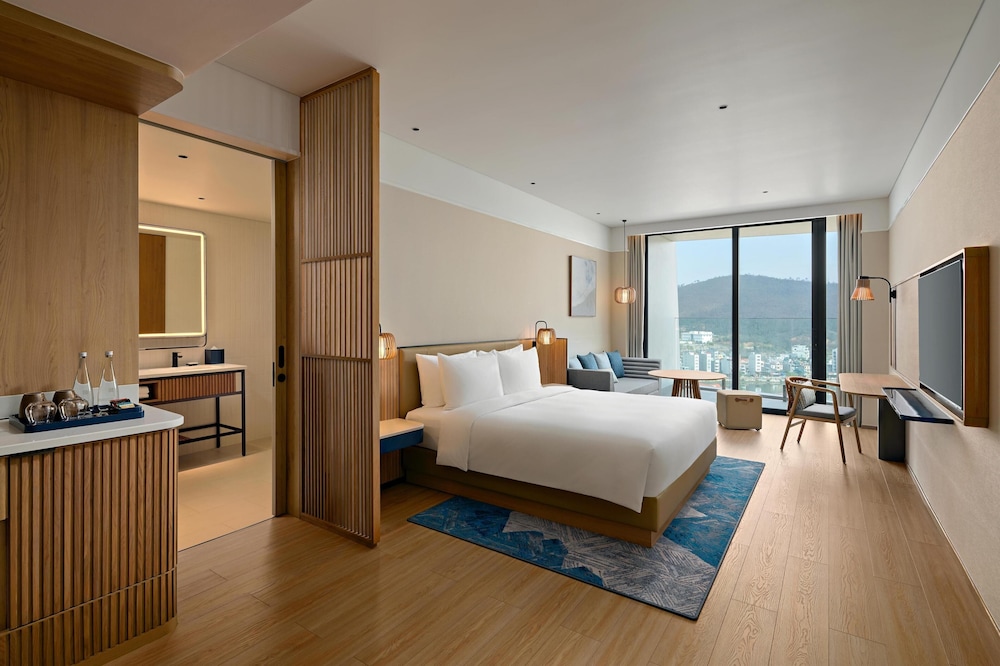 Deluxe Room, 1 King Bed