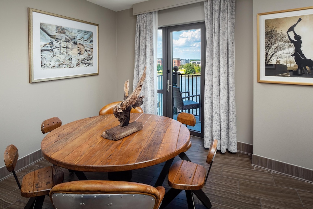 Suite, Multiple Beds, Balcony, River View (2 Rooms/2 Bathrooms)