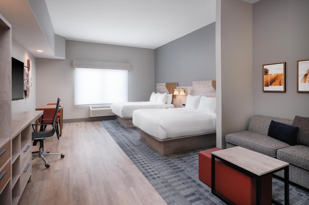 Suite, 2 Queen Beds, Non Smoking, Kitchenette (Shower Only;Larger Room;with Sofabed)
