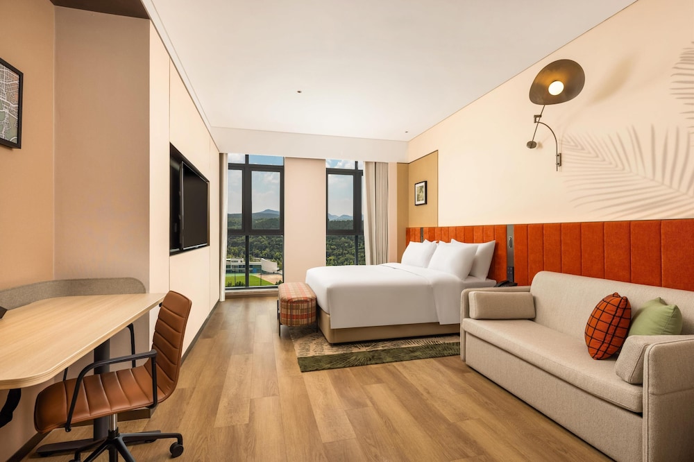 Superior Room, 1 King Bed (High Floor)