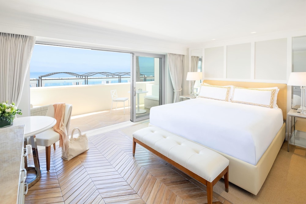 Room, 1 King Bed, Pool View - Photo 1