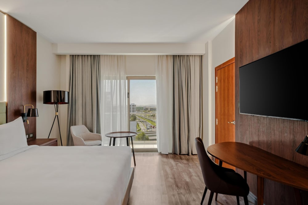 Junior Suite, 1 King Bed - Photo 2