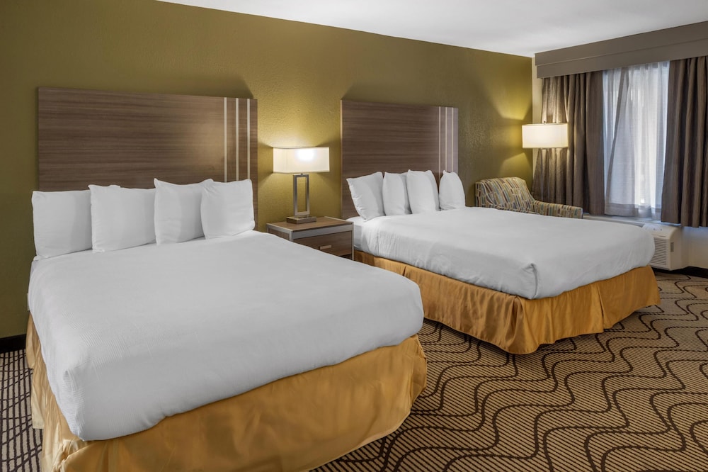 Standard Room, 2 Queen Beds, Non Smoking, Jetted Tub - Photo 2