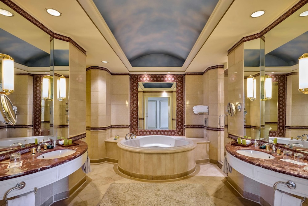 Royal Suite, 1 King Bed (Nile View)