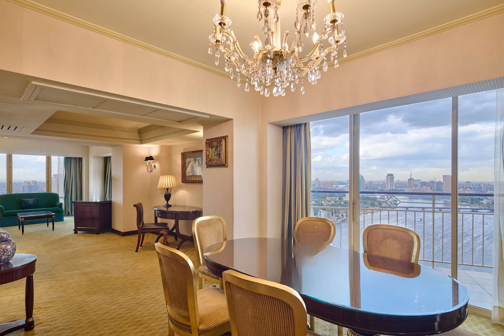 Deluxe Suite, 1 King Bed (Nile View)
