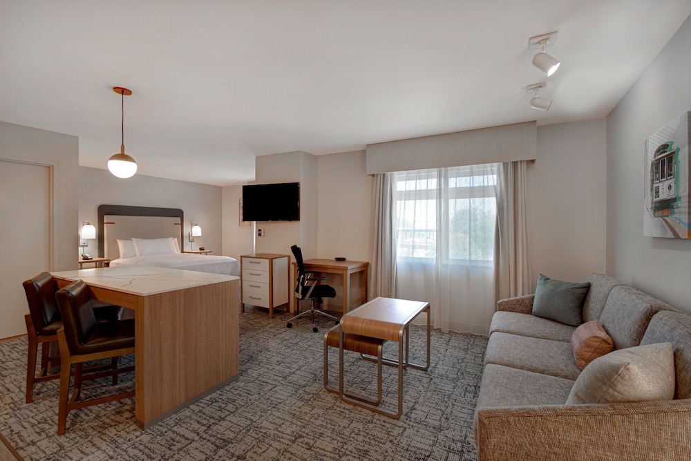 Suite, One Queen Bed, Accessible - Photo 2